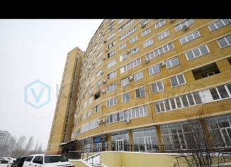 Продаю 2-ком. квартиру, 53.5 м2, Омск, проспект Комарова, 22к1