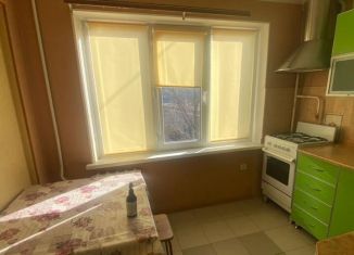 Сдается 2-комнатная квартира, 50 м2, Армавир, улица Ефремова, 135