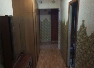 Сдам в аренду трехкомнатную квартиру, 70 м2, Алатырь, улица Пирогова