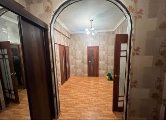 Продам 3-комнатную квартиру, 120 м2, Грозный, бульвар Султана Дудаева, 24, 7-й микрорайон