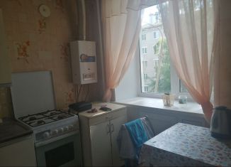 Сдается в аренду двухкомнатная квартира, 50 м2, Ярославль, Спартаковская улица, 33, жилой район Резинотехника