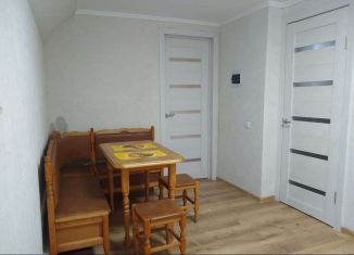 Сдается в аренду 2-ком. квартира, 45 м2, Пионерский, улица Смолькова, 3