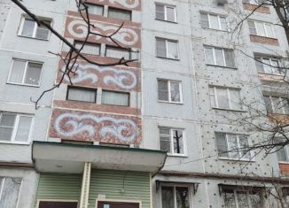 Продаю однокомнатную квартиру, 36 м2, Владикавказ, улица Барбашова, 43, 35-й микрорайон