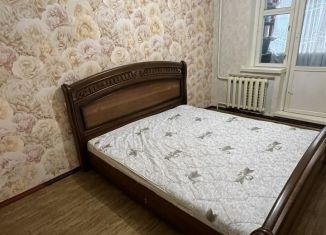 Сдам 3-комнатную квартиру, 80 м2, Кизляр, улица 40 лет Дагестана, 18