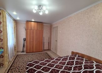 Сдаю в аренду 1-ком. квартиру, 31 м2, Петропавловск-Камчатский, улица Арсеньева, 37, микрорайон Моховая