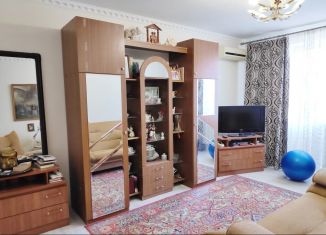 Продажа трехкомнатной квартиры, 70 м2, поселок городского типа Черноморский, Комсомольская улица, 2лит1