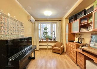 Продается трехкомнатная квартира, 72.7 м2, Москва, Котельническая набережная, 33к1, метро Марксистская