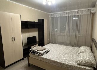 Сдам 1-комнатную квартиру, 43 м2, Ростовская область, улица Жмайлова, 4Г