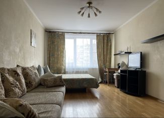 Продаю многокомнатную квартиру, 43 м2, Московская область, Комсомольская улица, 5
