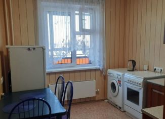 Сдаю 1-ком. квартиру, 42 м2, Красноярск, Свердловская улица, 6Б