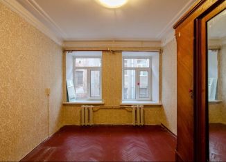 Продажа 3-комнатной квартиры, 46 м2, Санкт-Петербург, Люблинский переулок, 3Б, метро Балтийская