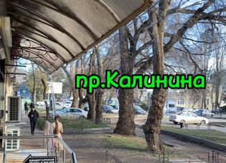 Продаю торговую площадь, 36 м2, Ставропольский край, улица Мира, 32