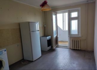 Продается 3-комнатная квартира, 83 м2, Артёмовский, улица Мира, 33/2