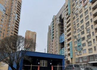 Сдам в аренду гараж, 18 м2, Московская область, улица Комарова, 2к3