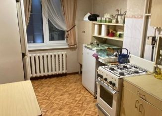 Сдается в аренду трехкомнатная квартира, 64 м2, Омск, улица Красный Путь, 61