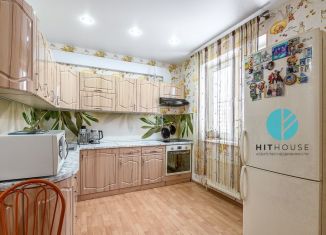 Продам 2-комнатную квартиру, 63.7 м2, Екатеринбург, улица Чкалова, 258, метро Чкаловская