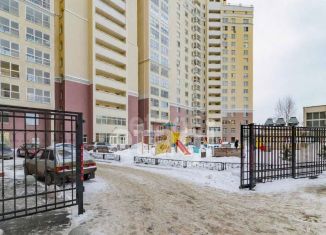 Продам 2-ком. квартиру, 55 м2, Екатеринбург, улица Смазчиков, 3