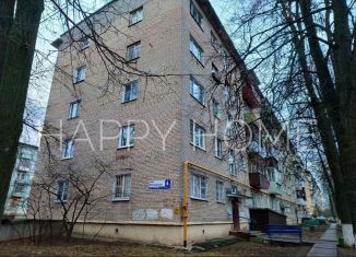 Продам 2-ком. квартиру, 42 м2, Калужская область, Московская улица, 4