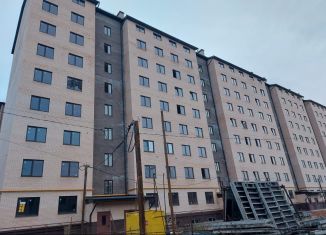 Продажа 1-ком. квартиры, 54 м2, Владикавказ, улица Курсантов-Кировцев, 25