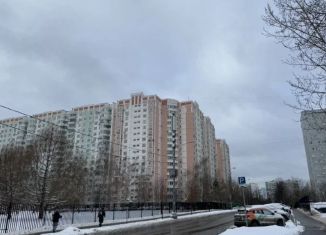 Продам 3-ком. квартиру, 17.5 м2, Москва, улица Академика Анохина, 9, метро Тропарёво