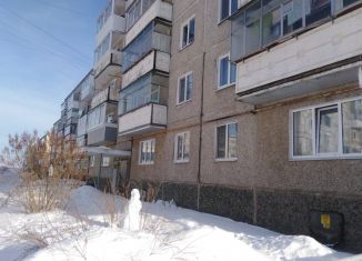 Продам трехкомнатную квартиру, 56 м2, поселок городского типа Горноуральский