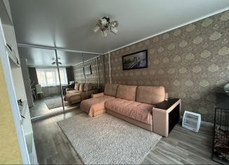 Продам 1-ком. квартиру, 30 м2, Челябинск, улица Бажова, 22, Тракторозаводский район