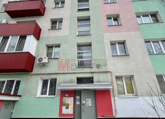 Продам 1-ком. квартиру, 32 м2, Старый Оскол, микрорайон Горняк, 3