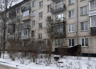 Продажа 2-комнатной квартиры, 39 м2, Гатчина, улица Новосёлов, 4