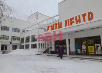 Сдам в аренду торговую площадь, 32 м2, Екатеринбург, метро Динамо, проспект Ленина, 50