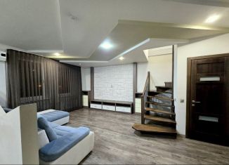 Продам 3-ком. квартиру, 71.2 м2, Калининград, Колхозная улица, 4Е