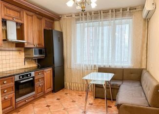 Продаю 2-ком. квартиру, 68 м2, Ярославль, улица Труфанова, 15к2, Дзержинский район