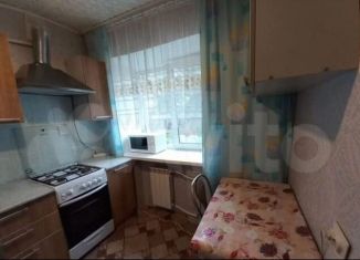 Сдам в аренду 2-ком. квартиру, 44 м2, Екатеринбург, улица Черняховского, 52А, Чкаловский район