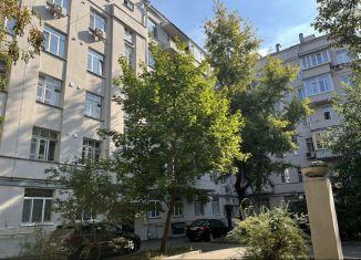 Продам 3-ком. квартиру, 65 м2, Москва, Потаповский переулок, 9, метро Китай-город