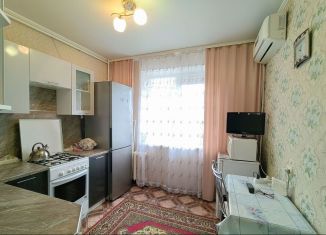 Продается 2-комнатная квартира, 48 м2, Волгодонск, улица Маршала Кошевого, 13