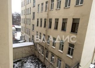 2-комнатная квартира на продажу, 75 м2, Санкт-Петербург, Курляндская улица, 10, метро Нарвская