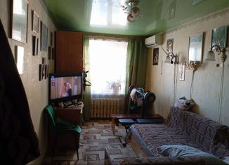 Продажа 2-комнатной квартиры, 45 м2, Азов, улица Ленина, 33/43