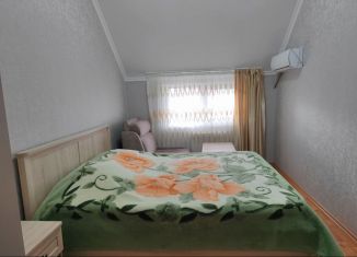 Сдача в аренду комнаты, 15 м2, Сочи, улица Ленина, 39