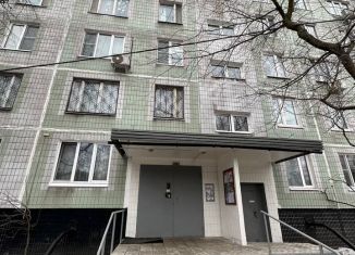 Продается 3-комнатная квартира, 55 м2, Москва, улица Мусы Джалиля, 27к1, метро Шипиловская