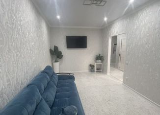 Сдаю в аренду однокомнатную квартиру, 45 м2, Астрахань, Автомобильная улица