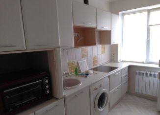 Сдам 1-комнатную квартиру, 38 м2, Омск, Волгоградская улица, 28