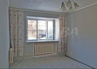 Продается 1-комнатная квартира, 30 м2, Тюмень, улица Бабарынка, 69, Калининский округ