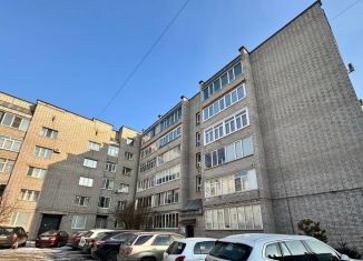 Продажа 2-комнатной квартиры, 67 м2, Абакан, улица Пушкина, 56Б