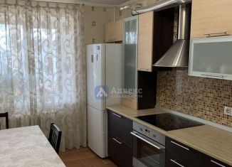 Продам 3-ком. квартиру, 61 м2, Тюмень, улица Елизарова, 74, Центральный округ