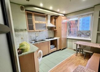 Сдается 2-ком. квартира, 52 м2, Волгоград, улица Рыкачева, 22