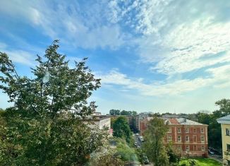 Продаю 2-комнатную квартиру, 68.9 м2, Кронштадт, улица Аммермана, 46