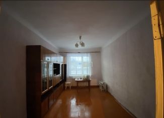 Продается 3-комнатная квартира, 68 м2, посёлок городского типа Кропачёво, улица Рокутова, 3