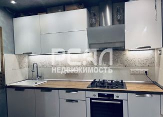 Продам трехкомнатную квартиру, 58 м2, Санкт-Петербург, улица Ленина, улица Ленина