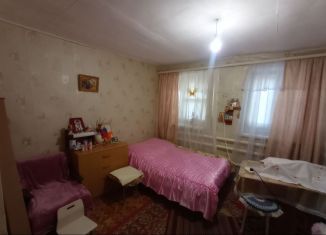 Продам пятикомнатную квартиру, 68 м2, Новочеркасск, улица Орджоникидзе, 105