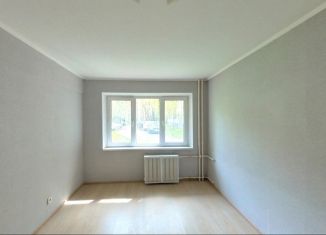 Продажа 2-комнатной квартиры, 41 м2, Москва, Никулинская улица, 18к3, метро Озёрная