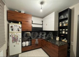 Продам 2-ком. квартиру, 53 м2, Тюмень, улица Дмитрия Менделеева, 2, ЖК Кристалл